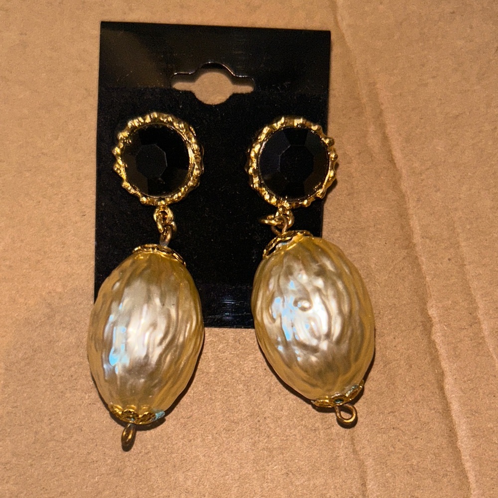 Elegant‎ Gold Color and Faux Pearl Drop Baroque Earrings